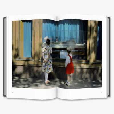 Harry Gruyaert: East/West - Bookshop Anzenberger Gallery