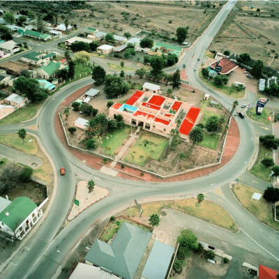 Mikhael Subotzky : Beaufort West - Bookshop Anzenberger Gallery